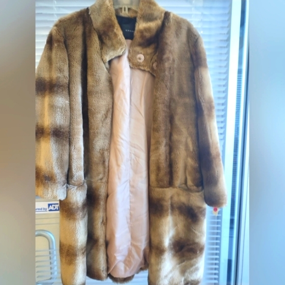 Faux fur coat sz med - Picture 1 of 8